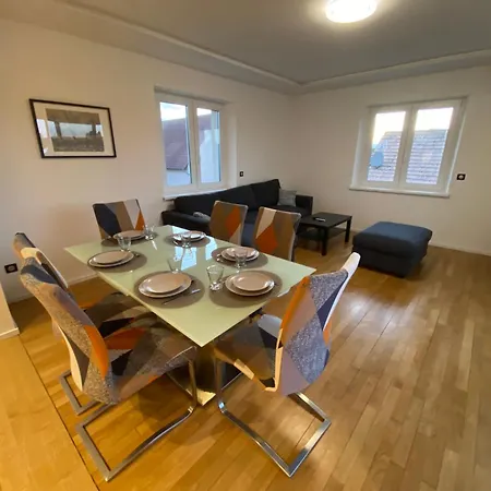 De La Chapelle-le Hibou Innenheim