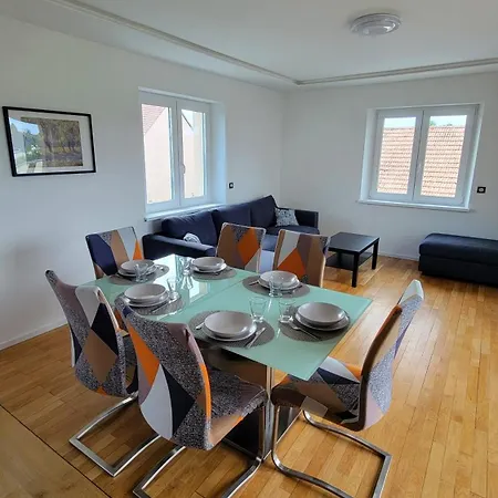 De La Chapelle-le Hibou Appartamento