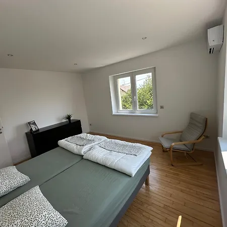 De La Chapelle-le Hibou Apartamento