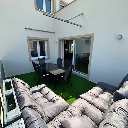 Apartamento De La Chapelle-le Hibou Innenheim